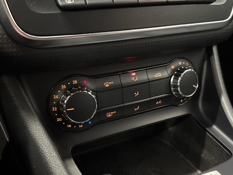 MERCEDES-BENZ A 2013