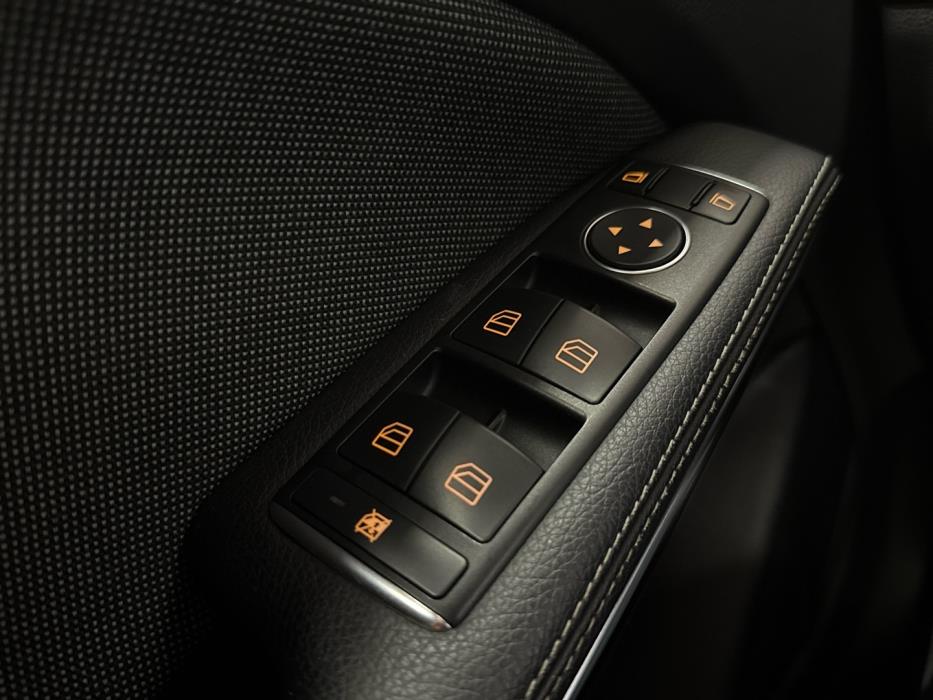 MERCEDES-BENZ A 2013