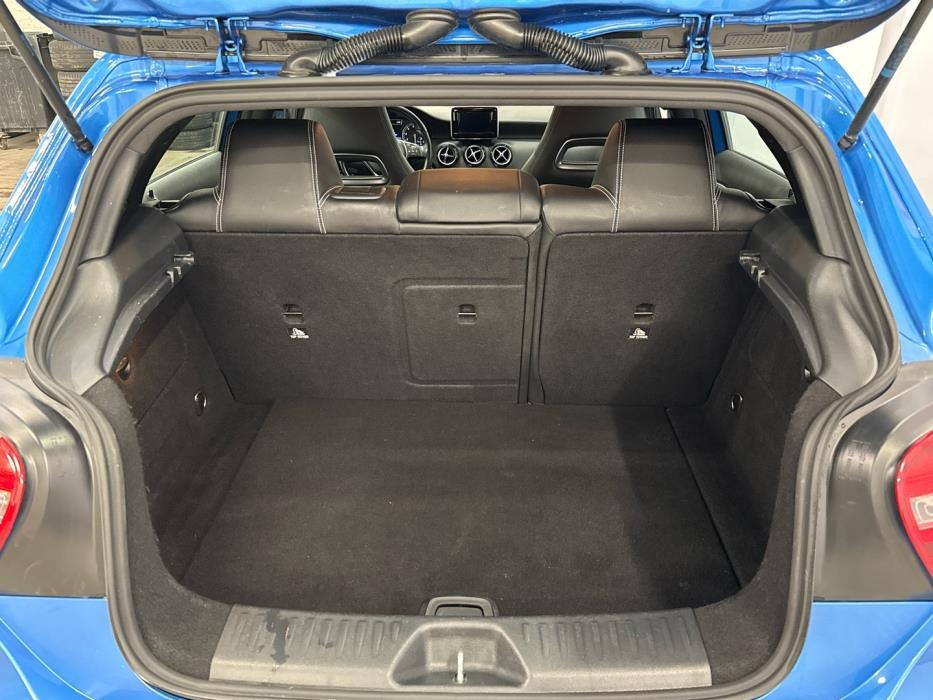 MERCEDES-BENZ A 2013