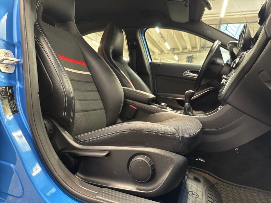 MERCEDES-BENZ A 2013