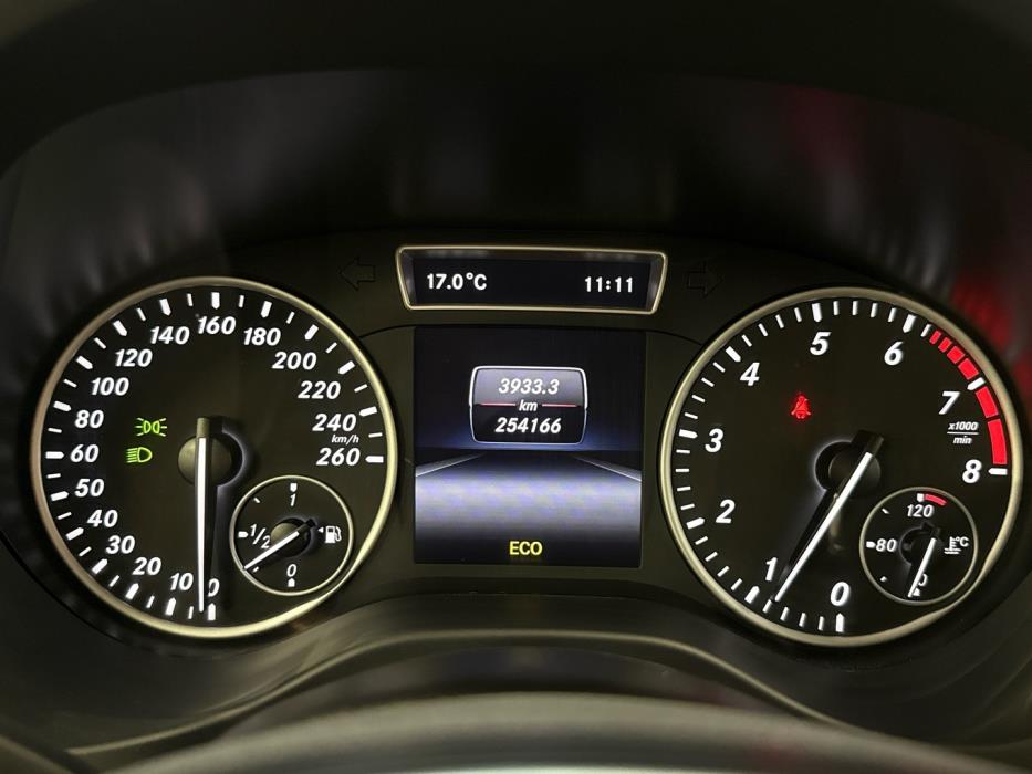 MERCEDES-BENZ A 2013