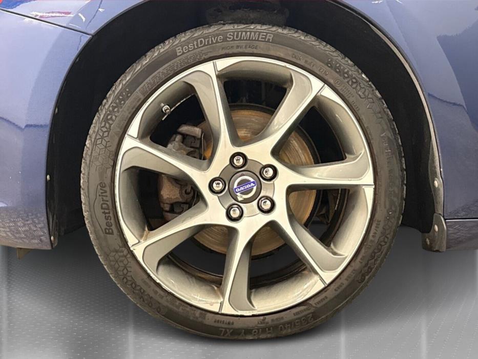 VOLVO V60 2014