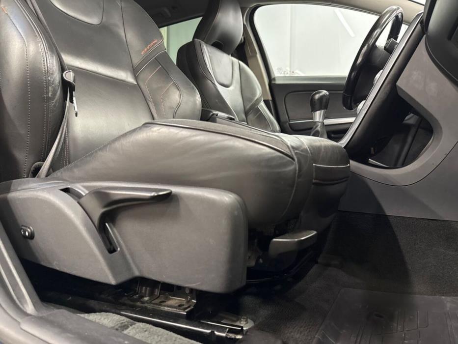 VOLVO V60 2014