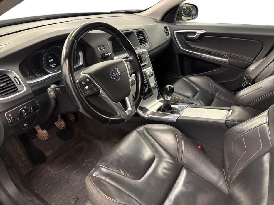 VOLVO V60 2014
