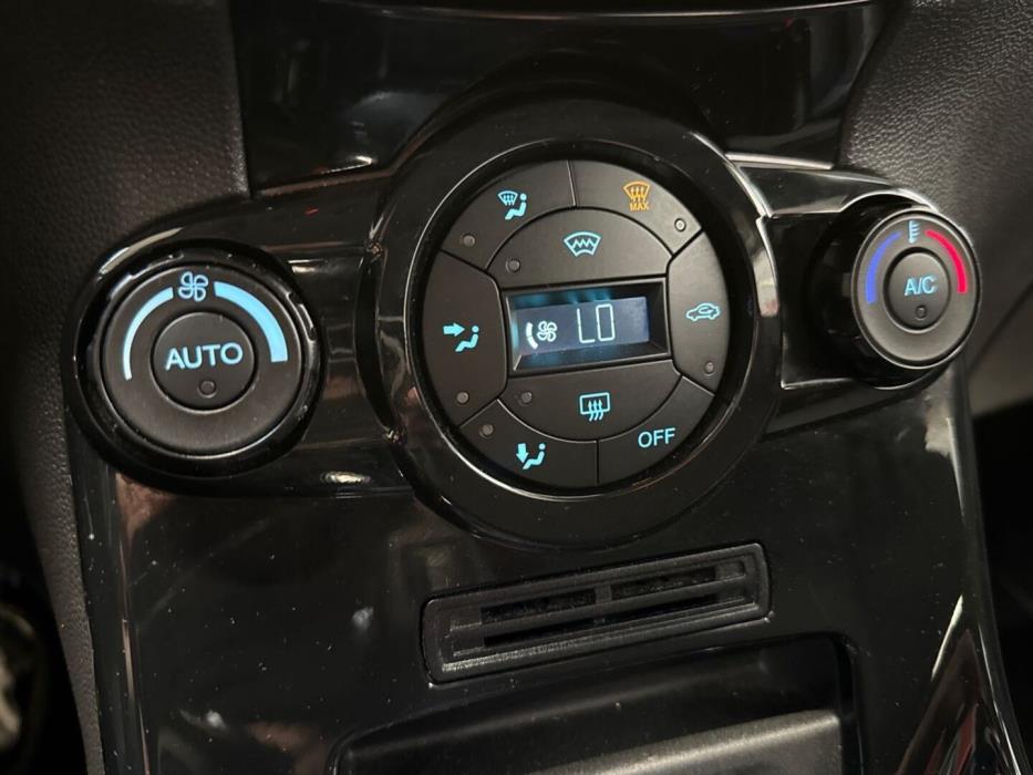 FORD Fiesta 2015