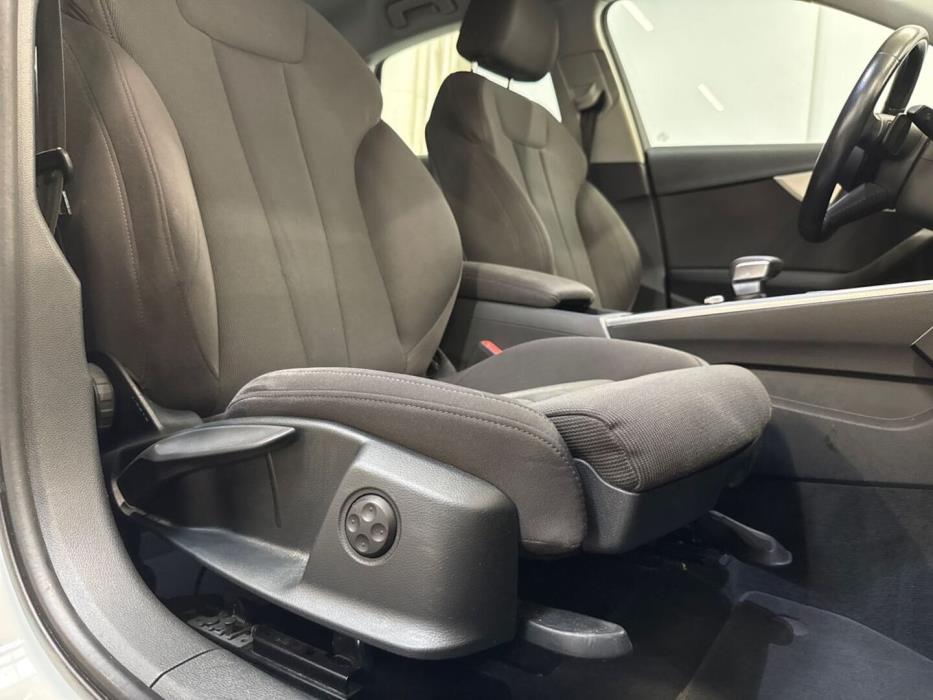 AUDI A4 2016