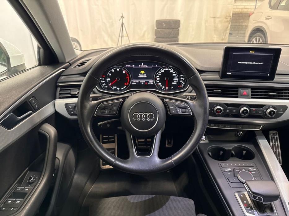 AUDI A4 2016