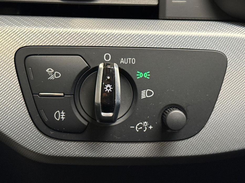 AUDI A4 2016