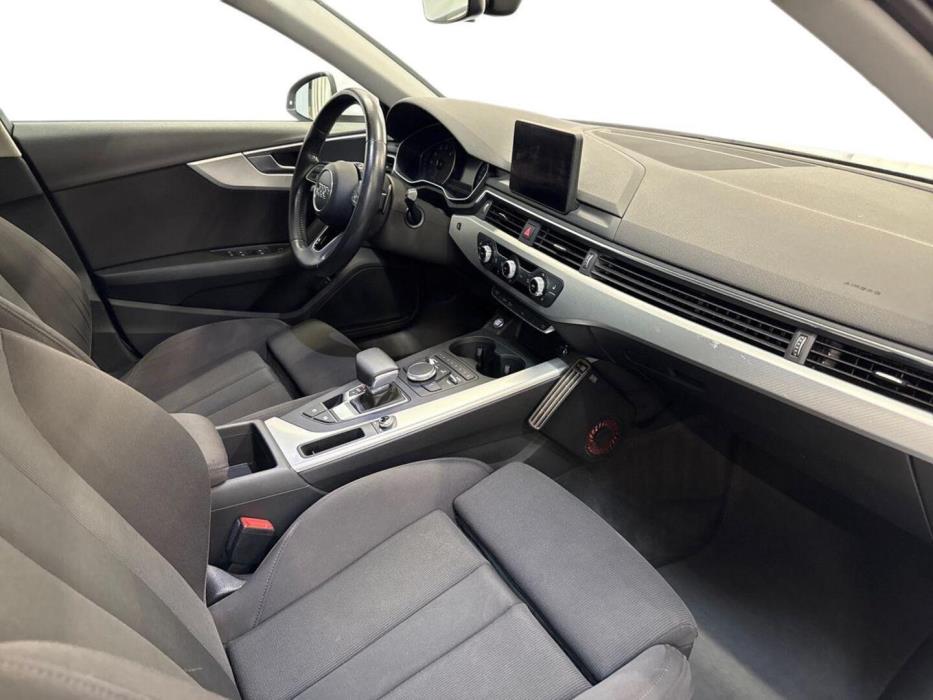 AUDI A4 2016