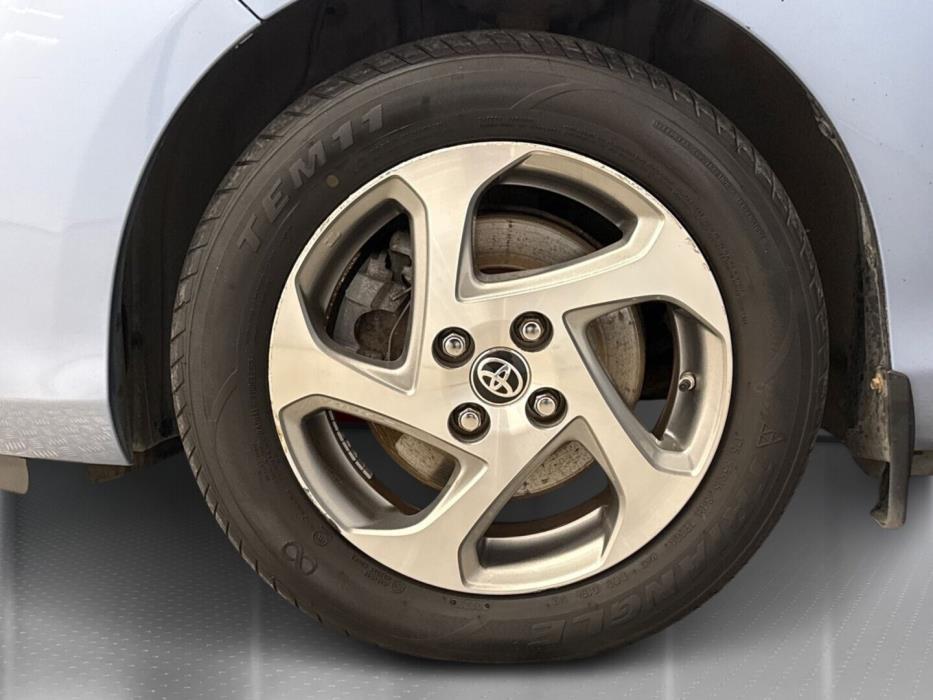 TOYOTA Yaris 2016