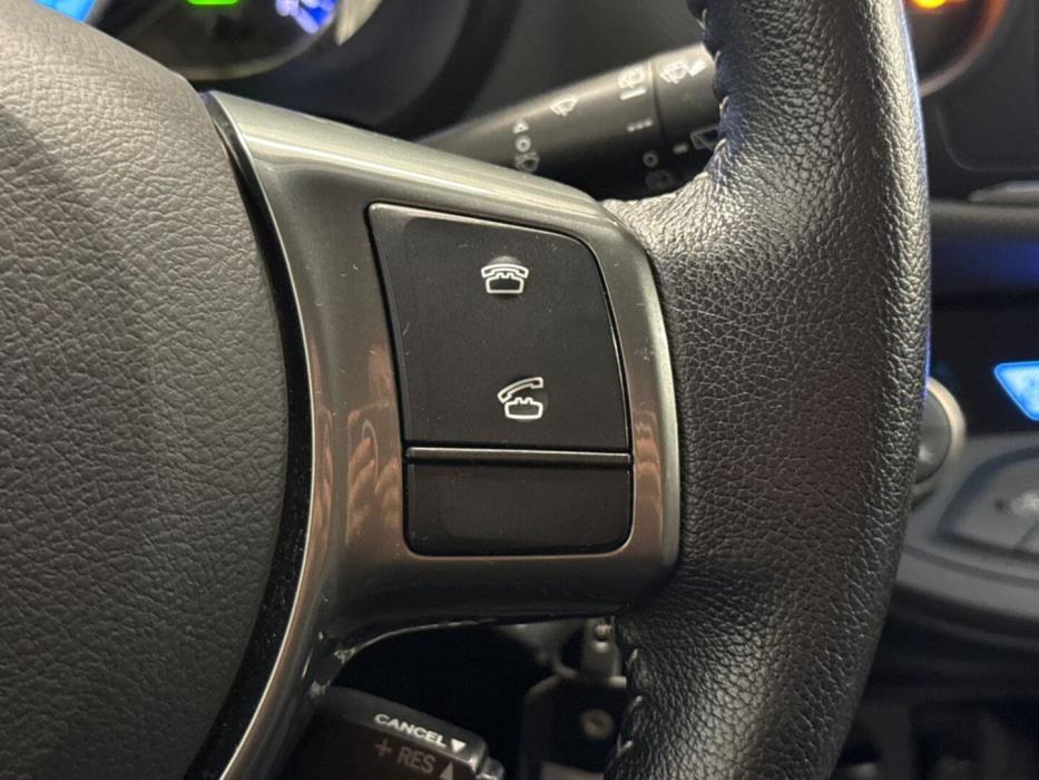 TOYOTA Yaris 2016