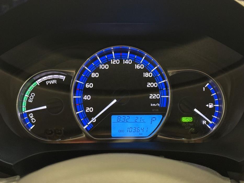 TOYOTA Yaris 2016