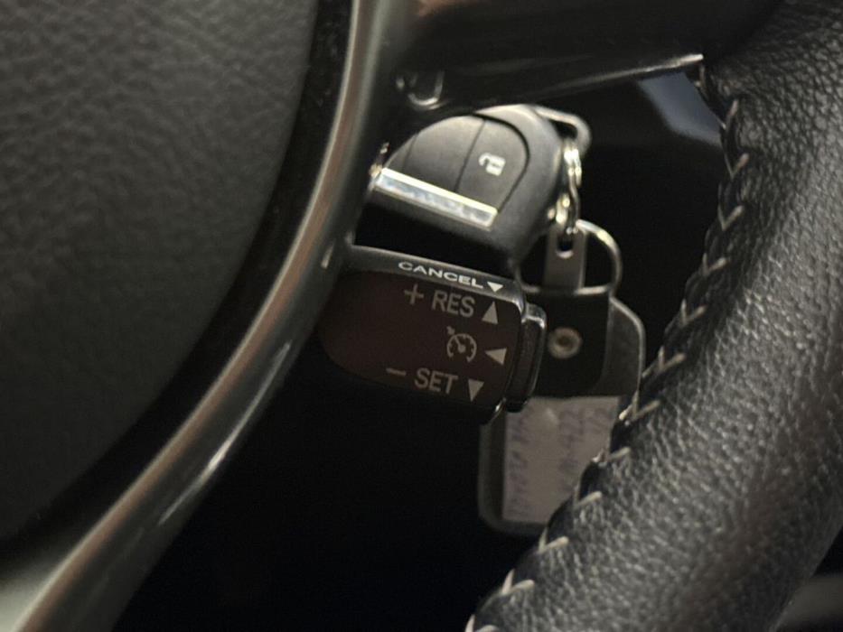TOYOTA Yaris 2016