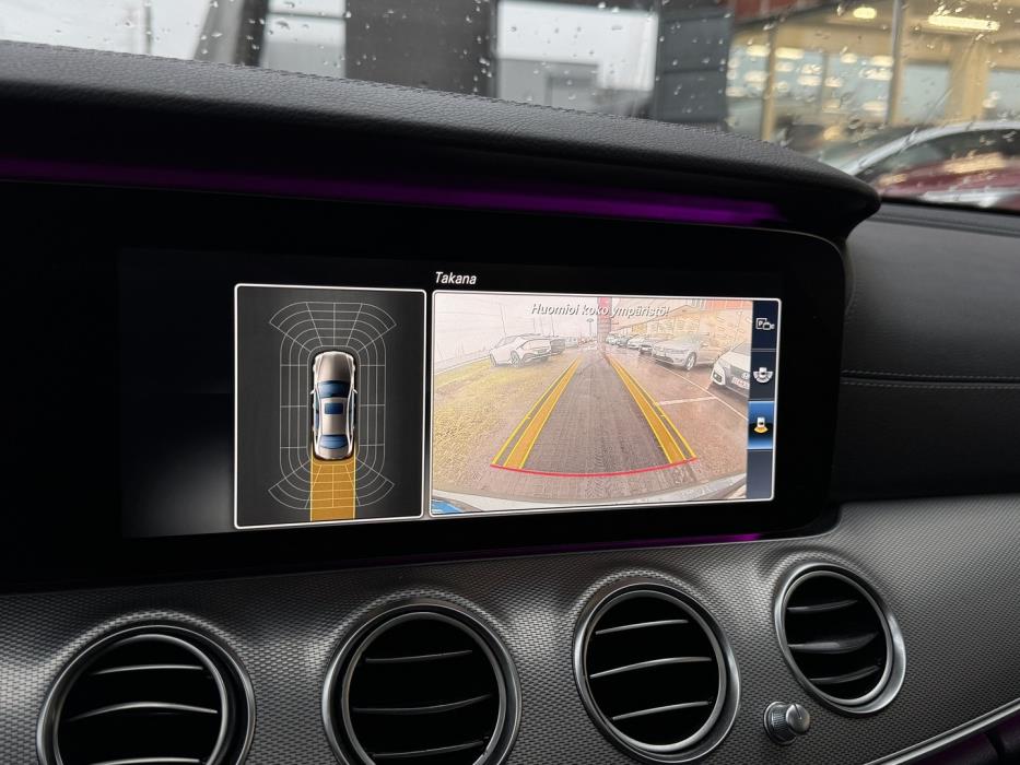 MERCEDES-BENZ E 2016