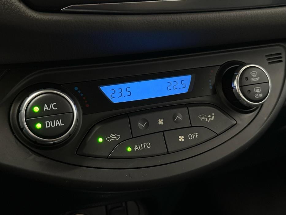 TOYOTA Yaris 2018