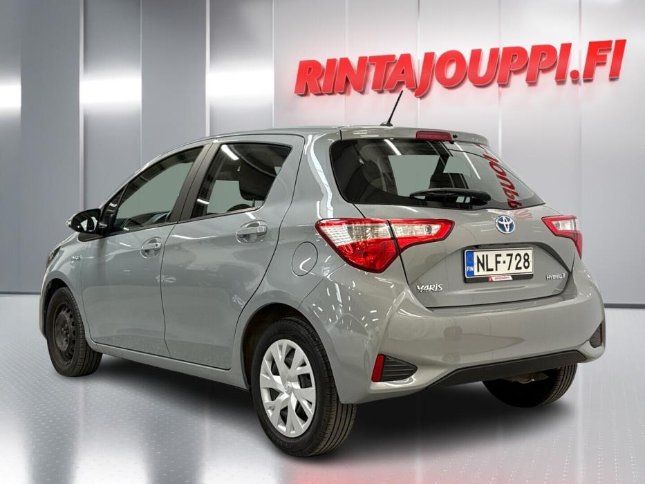TOYOTA Yaris 2018