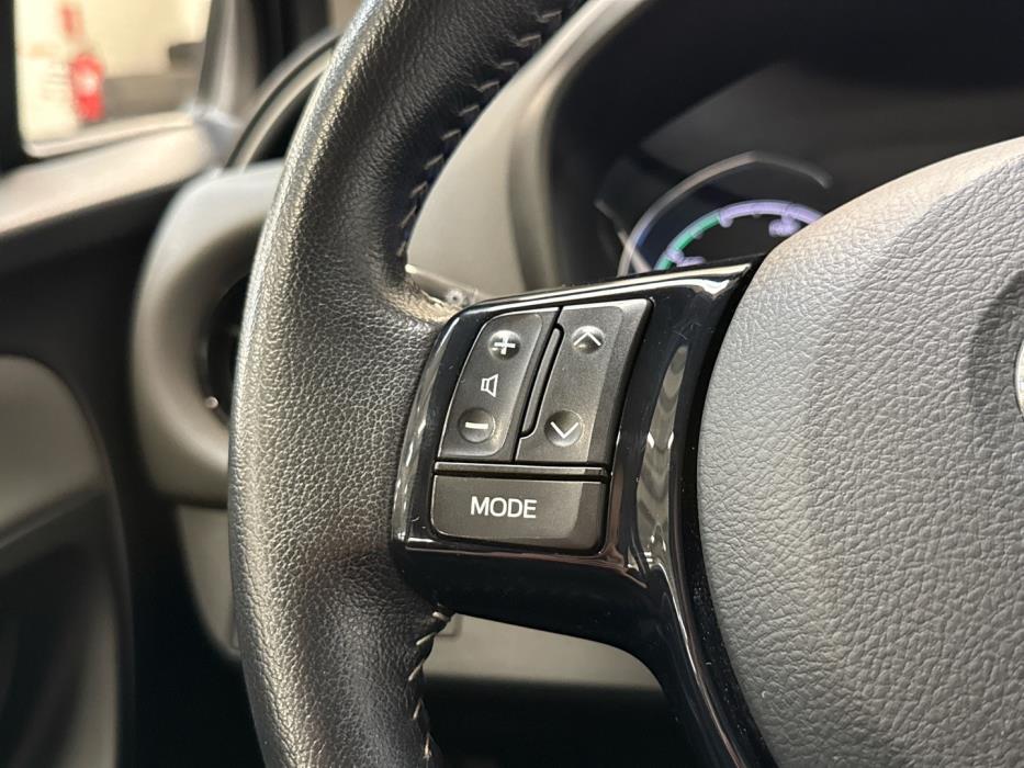 TOYOTA Yaris 2018