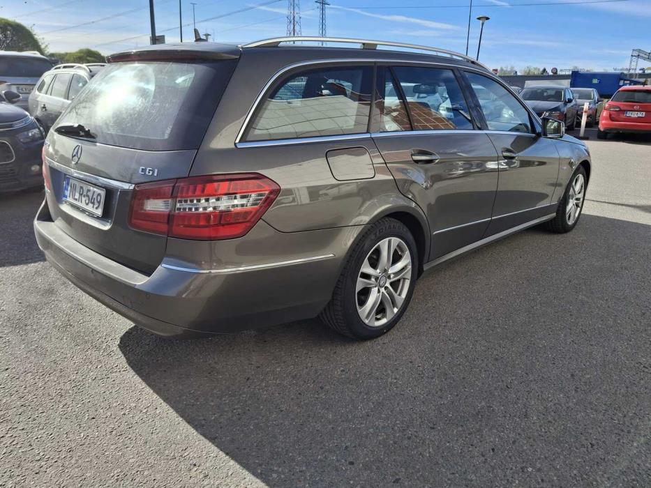 MERCEDES-BENZ E 2010