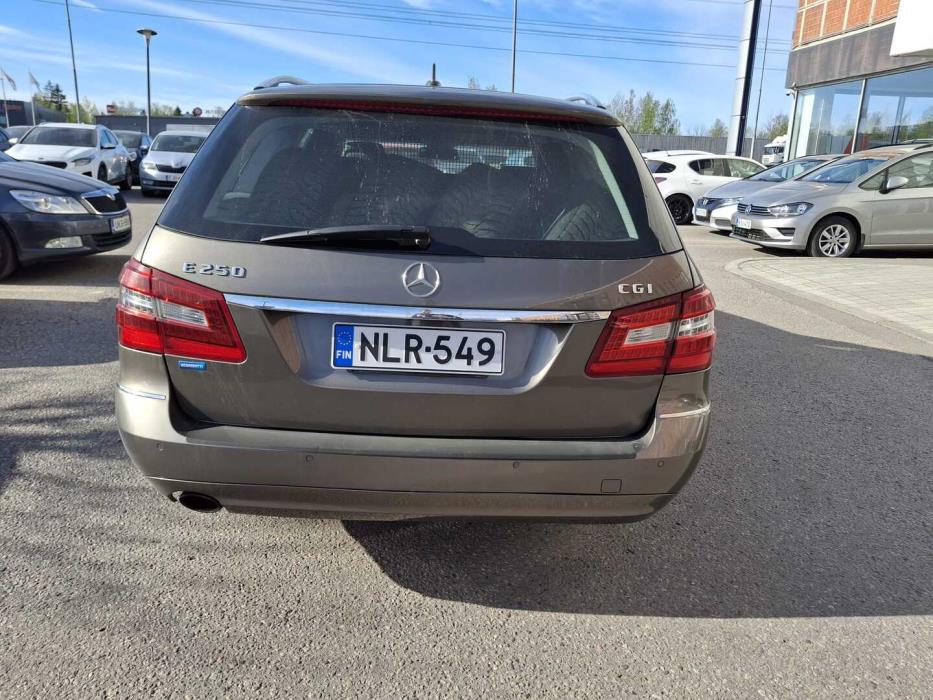 MERCEDES-BENZ E 2010