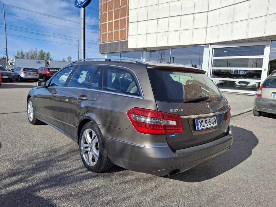 MERCEDES-BENZ E 2010