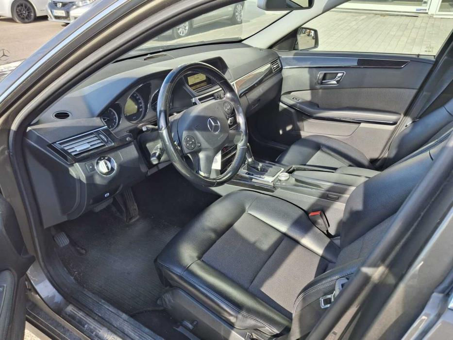 MERCEDES-BENZ E 2010