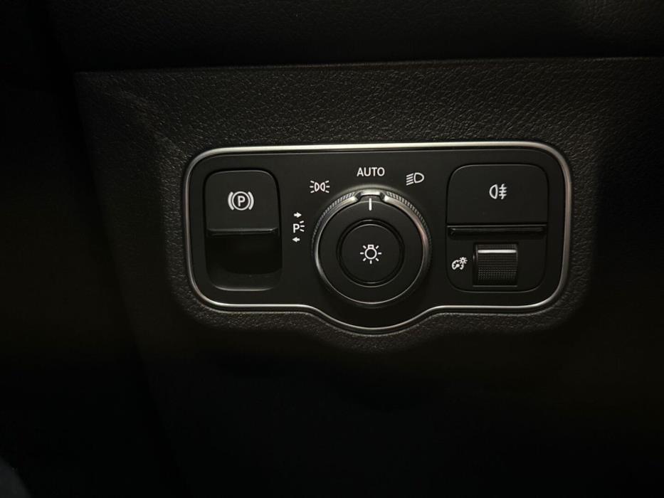 MERCEDES-BENZ GLB 2020