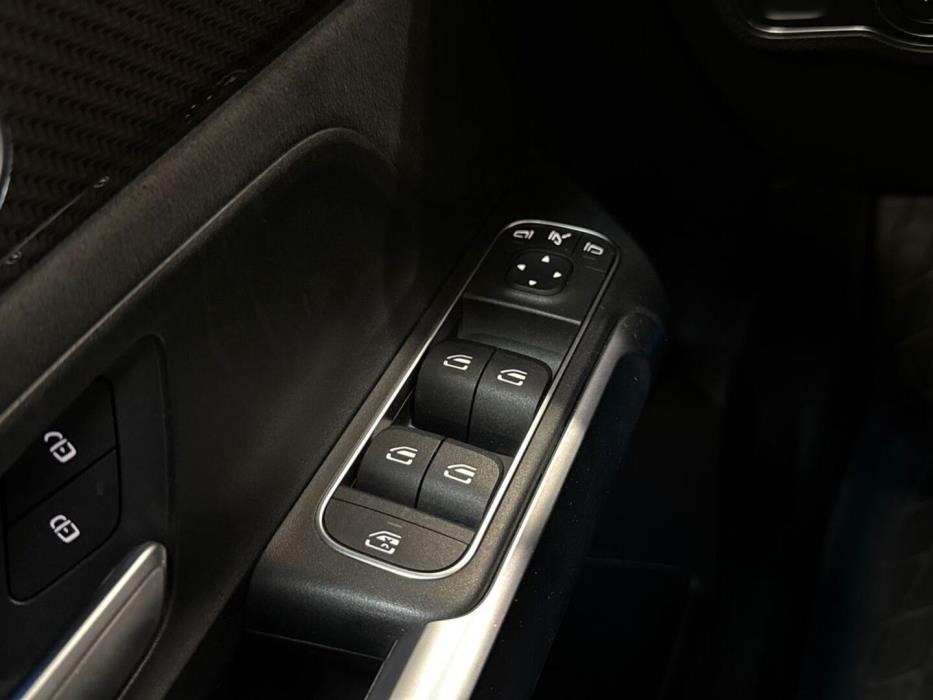 MERCEDES-BENZ GLB 2020