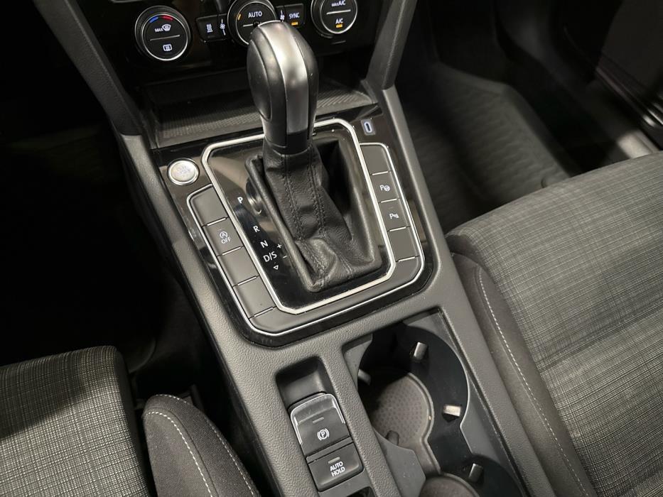 VOLKSWAGEN Passat 2019