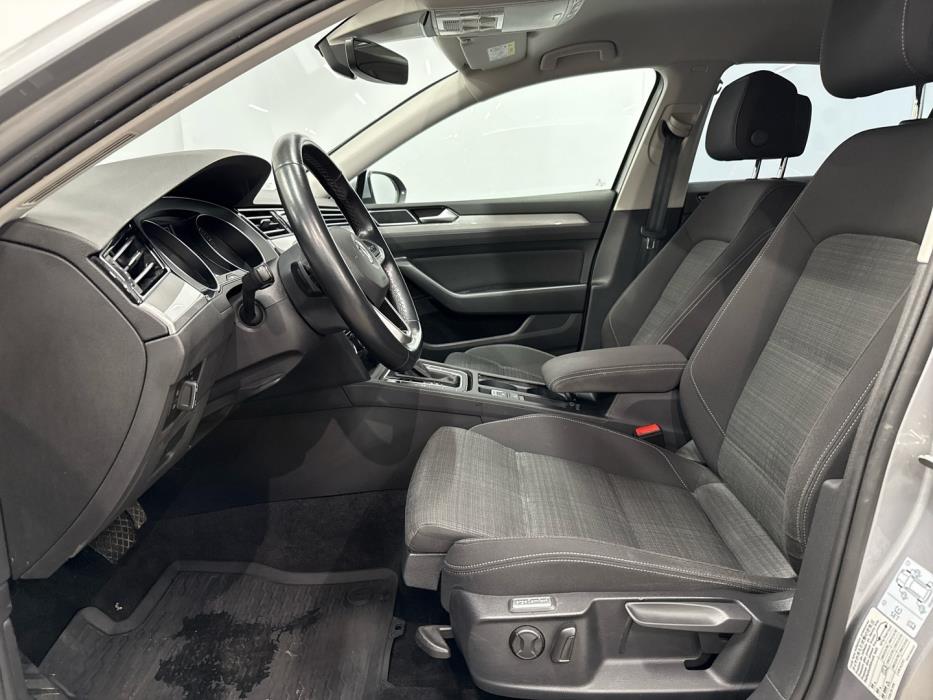 VOLKSWAGEN Passat 2019
