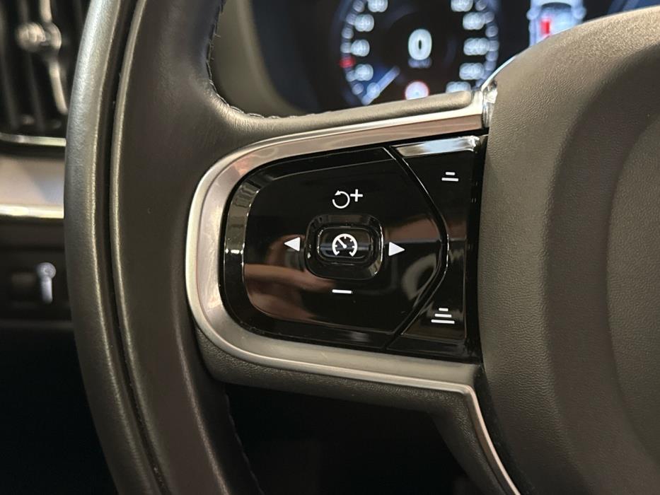 VOLVO XC60 2020