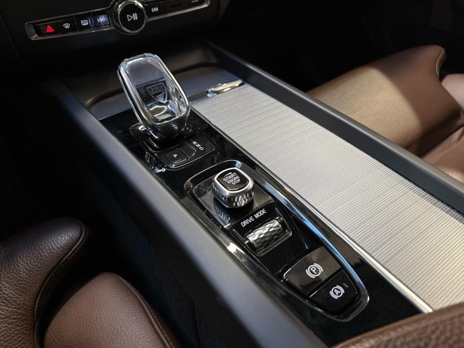 VOLVO XC60 2020