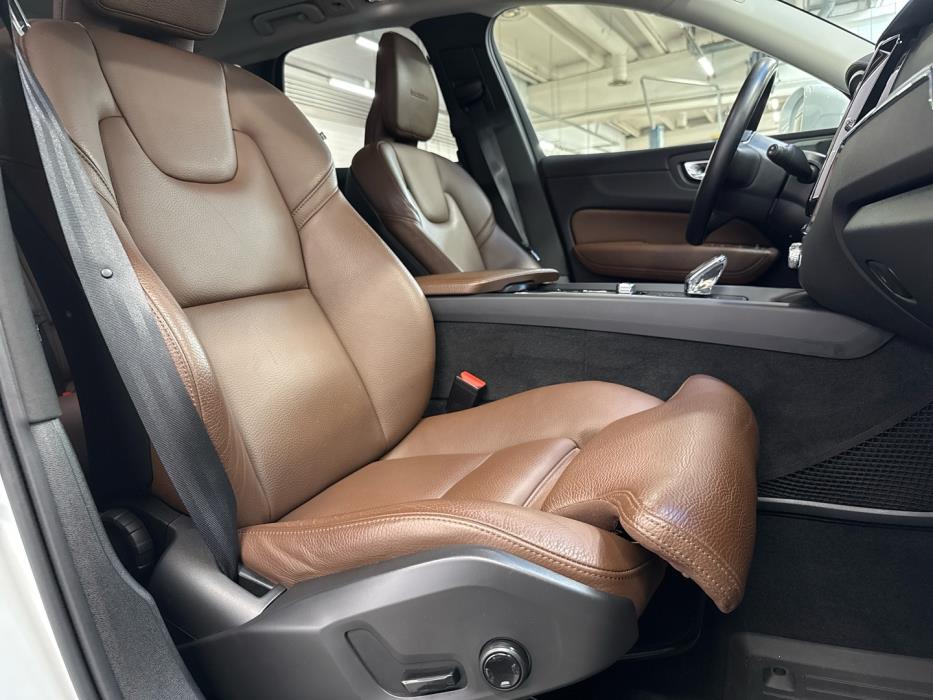 VOLVO XC60 2020