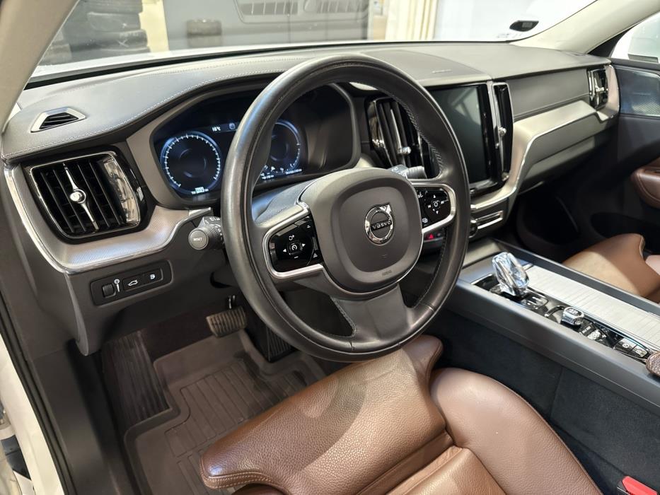 VOLVO XC60 2020