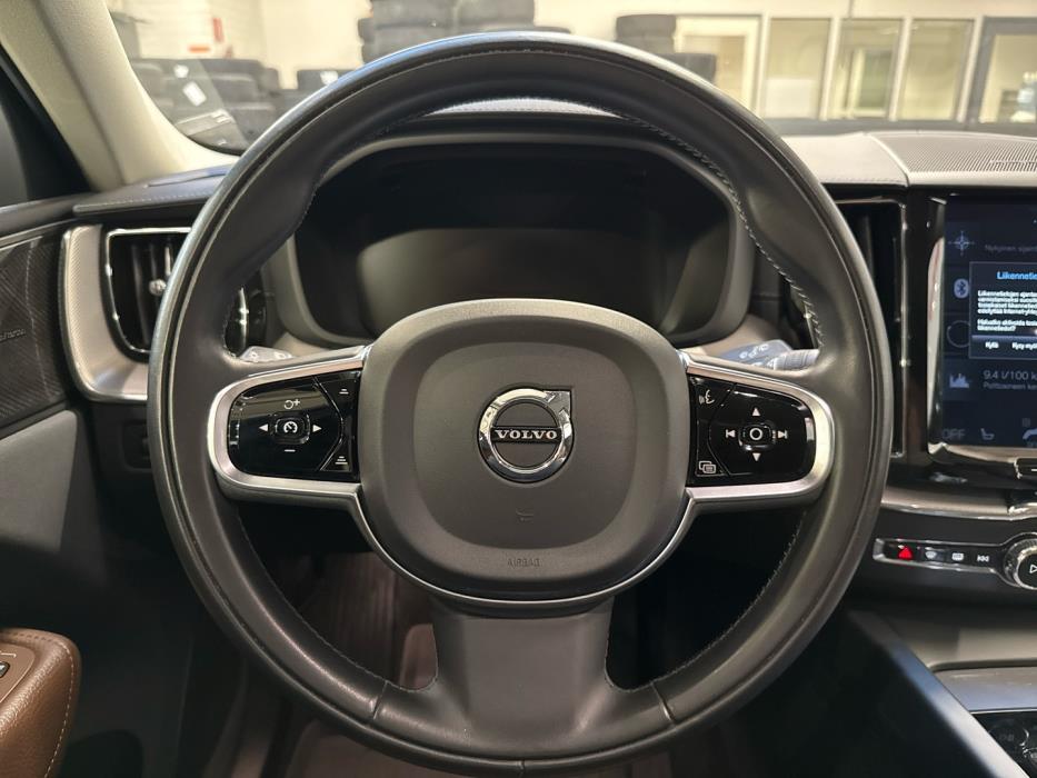 VOLVO XC60 2020