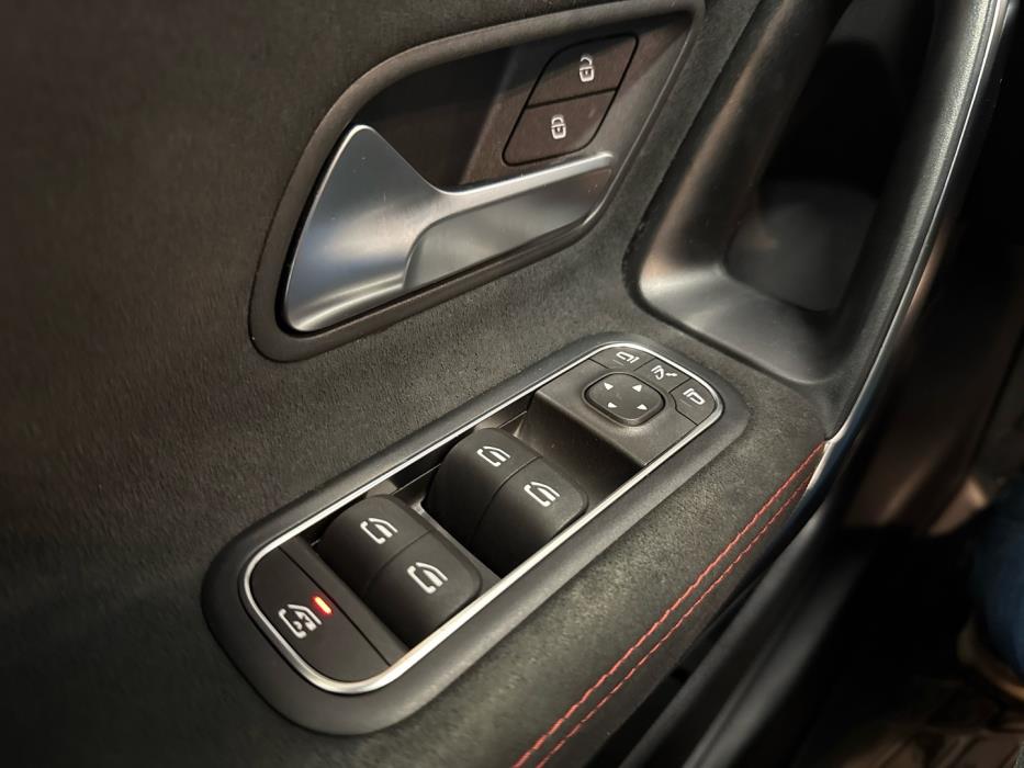 MERCEDES-BENZ A 2019