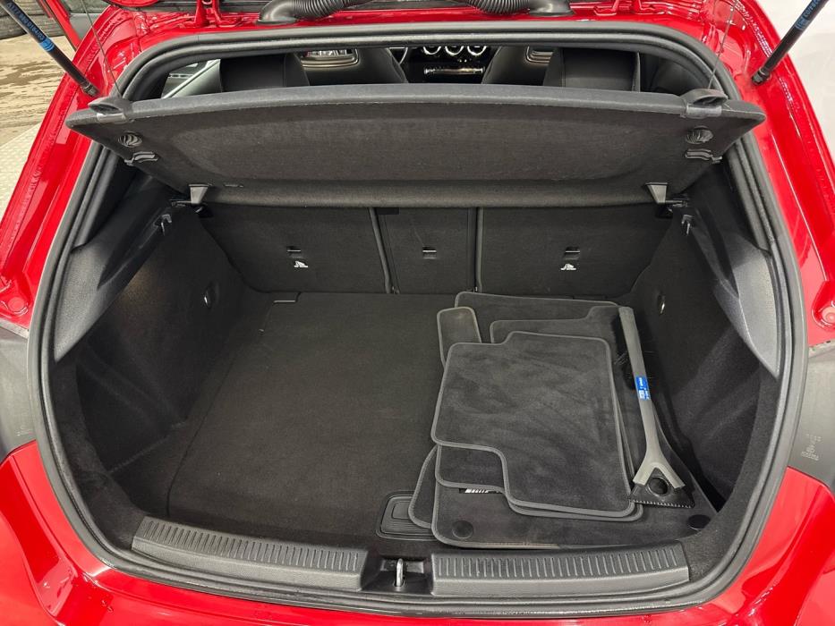 MERCEDES-BENZ A 2019