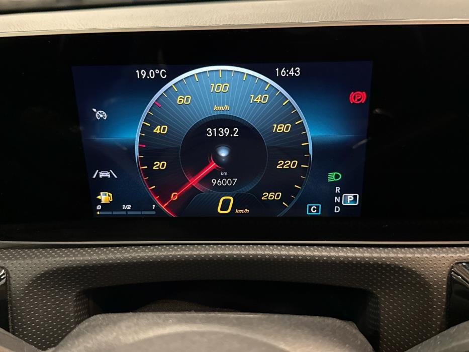 MERCEDES-BENZ A 2019