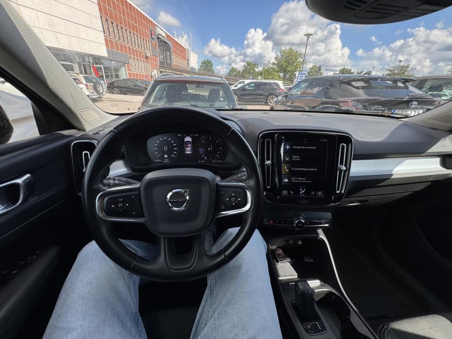 VOLVO XC40 2020