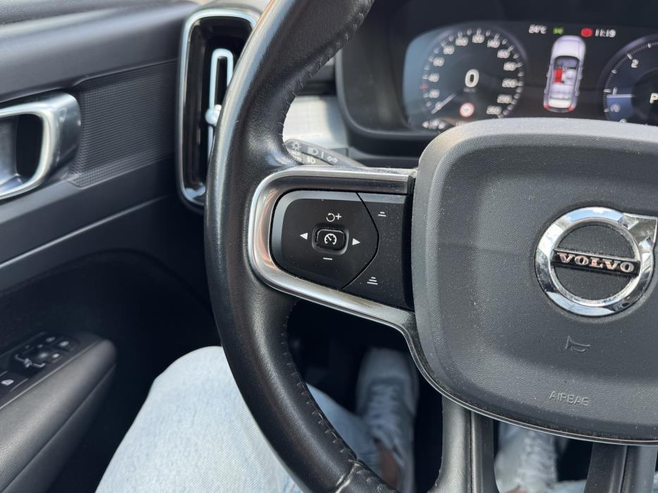 VOLVO XC40 2020