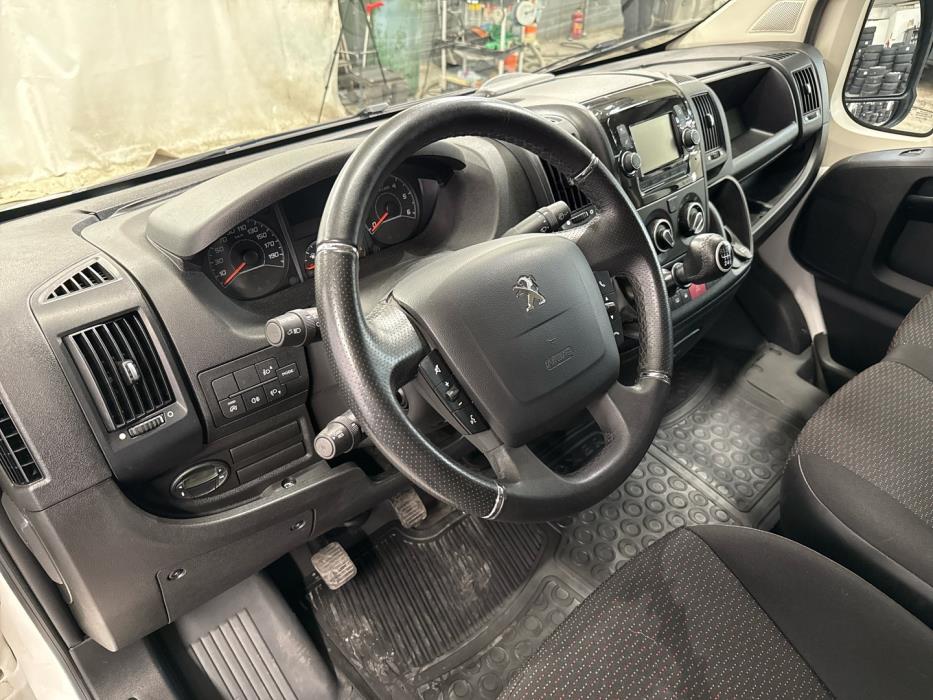 PEUGEOT Boxer 2021