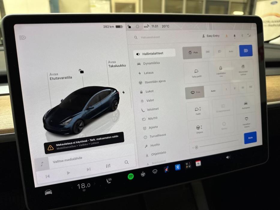TESLA Model 3 2022