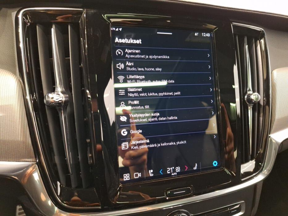 VOLVO V90 2022