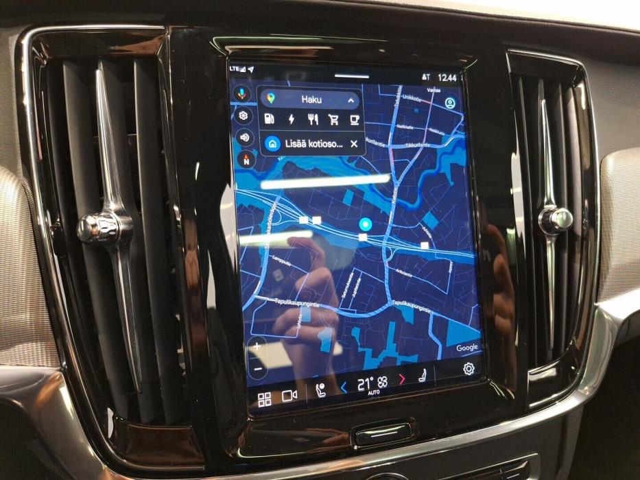 VOLVO V90 2022