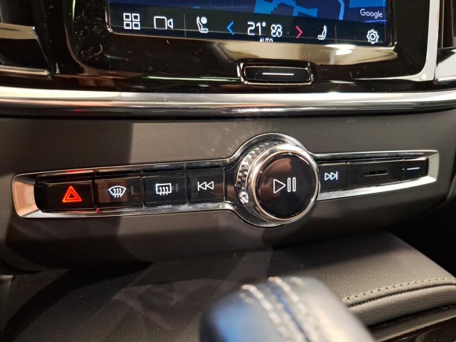 VOLVO V90 2022