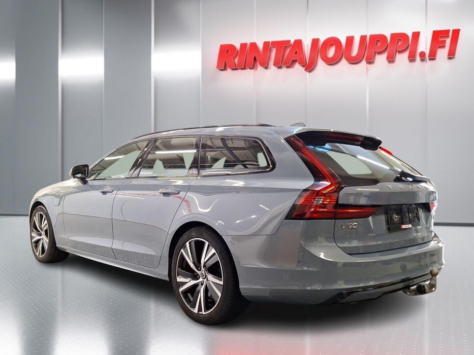 VOLVO V90 2022