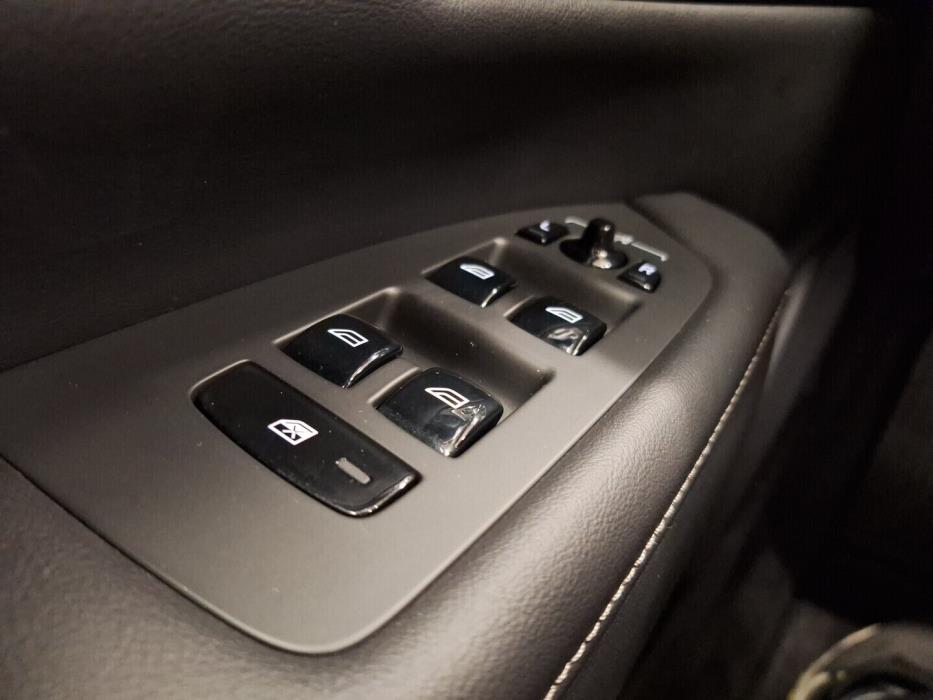 VOLVO V90 2022
