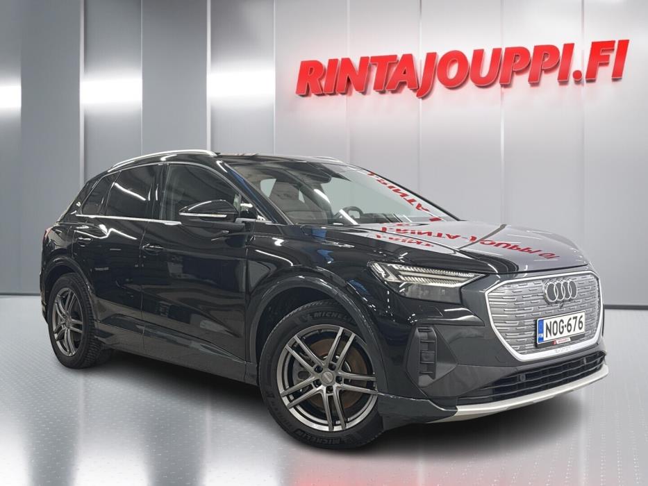 AUDI Q4 e-tron 2021