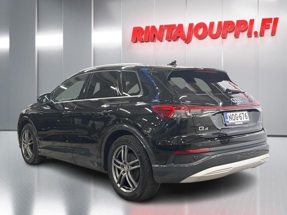 AUDI Q4 e-tron 2021