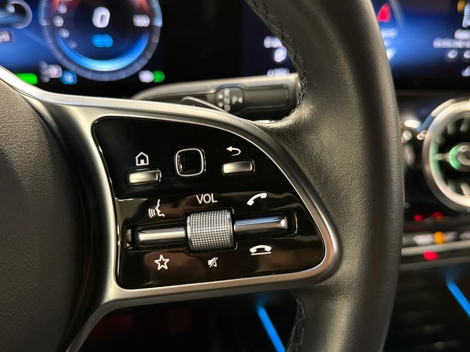 MERCEDES-BENZ EQB 2023