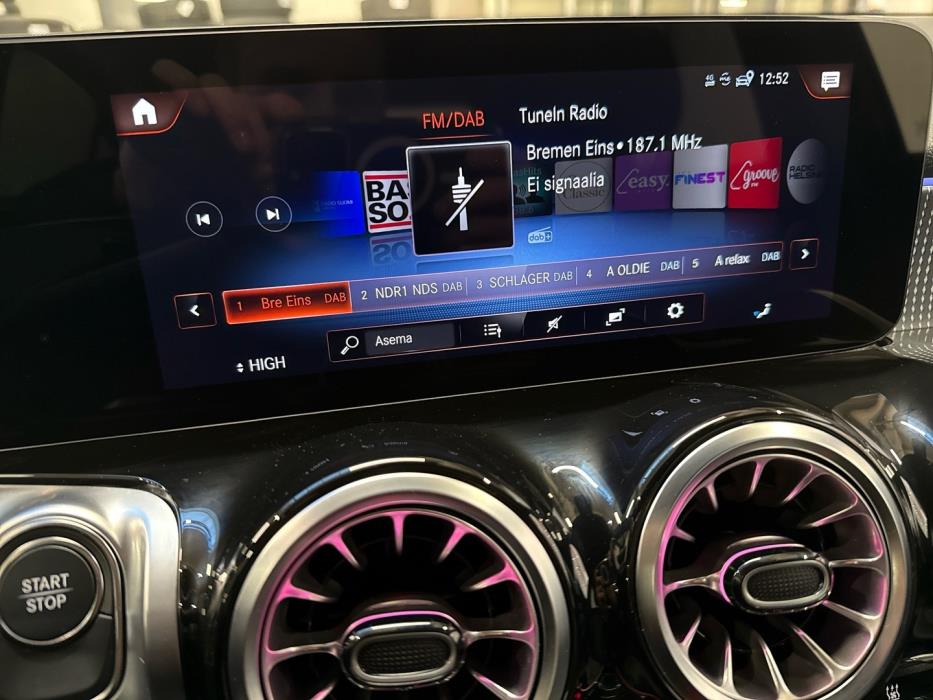 MERCEDES-BENZ EQB 2023